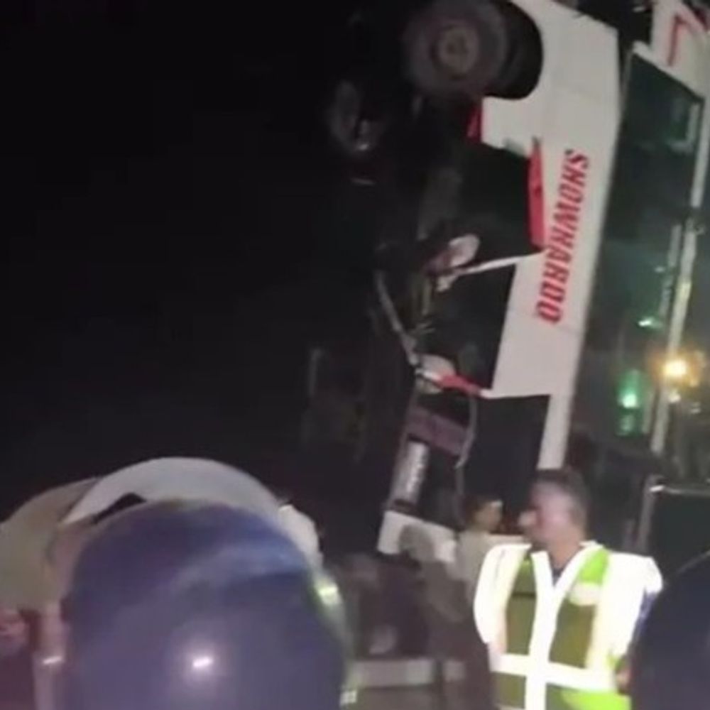 9psbtal4bangladesh-bus-falls-into-river625x30026ma_1774485865.jpg
