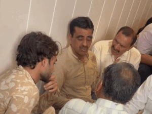 whatsappvideo2026-04-11at84521pm-ezgifcom-resize_1775924324.gif