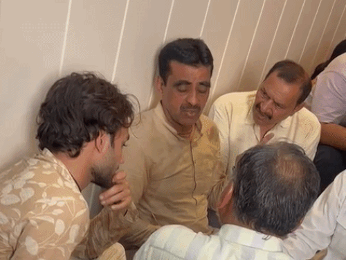 whatsappvideo2026-04-11at84521pm-ezgifcom-resize_1775924324.gif